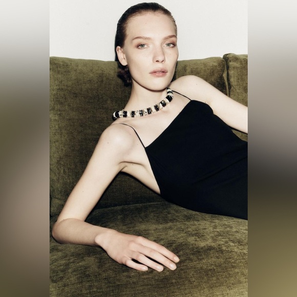 NWT. Zara Ecru/Black Combination Bead Necklace. - Picture 3 of 8